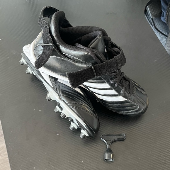 ADIDAS Pro Color 2 D Football Cleats Shoes - Picture 6 of 8